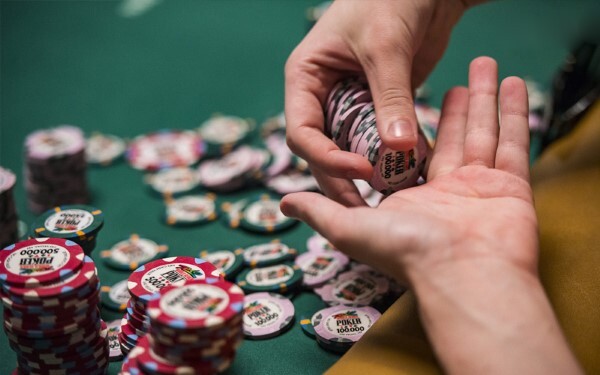 Khái niệm Bluff trong poker